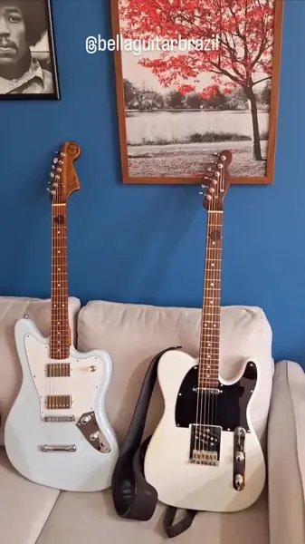 Guitarras Bella Guitar Brazil estilo Telecaster e offset em acabamento branco